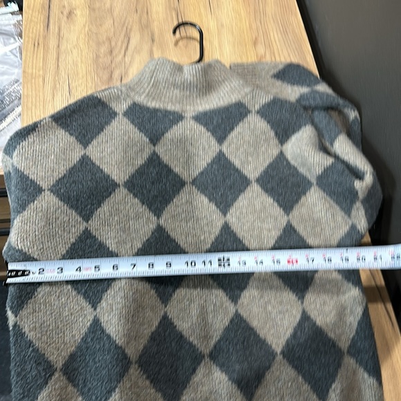 Abercrombie & Fitch women’s classic easy turtleneck sweater tan checkered wool - Picture 6 of 10